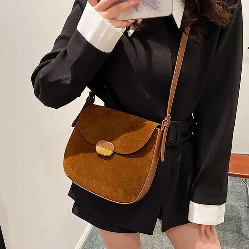Saddle Shoulder Bag In Suede Leather Retro Crossbody Handbag_voghion.com
