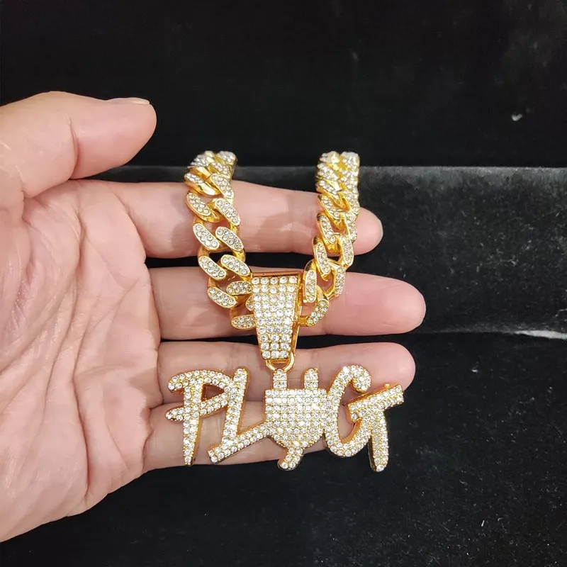 Colliers pendentifs hommes femmes Hip Hop PLUG collier lettre avec chaîne cubaine en cristal de 13 mm HipHop Iced Out Bling Fashion_voghion.com
