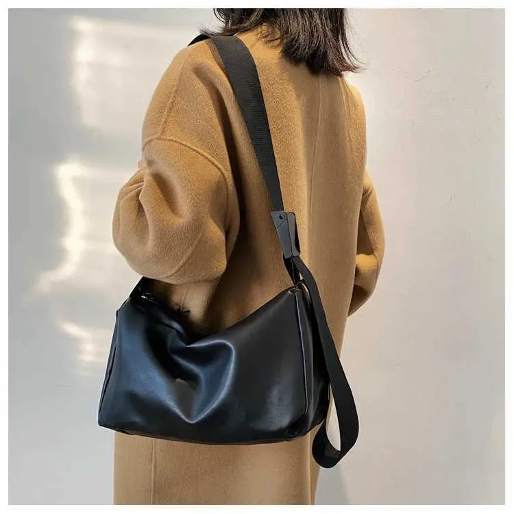 Retro Women's Messenger Bag Large Capacity Pu Leather Shoulder Bag_voghion.com