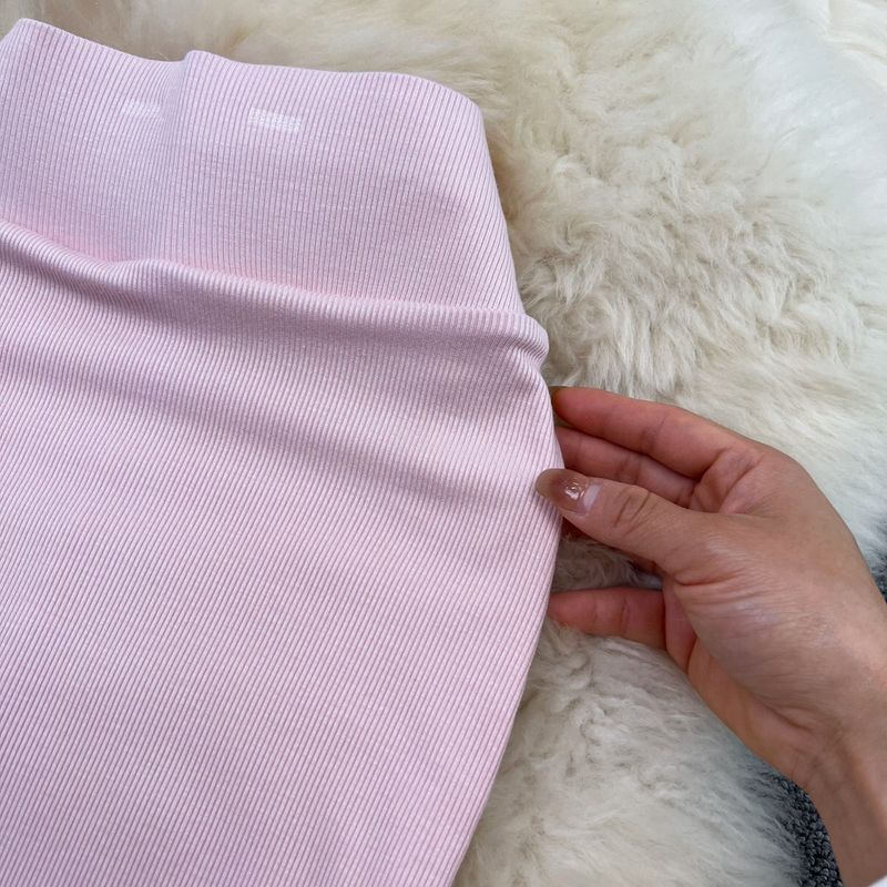 Gonna a sirena in maglia aderente con spacco sopra il ginocchio, a vita alta e lunghezza media, da donna_voghion.com