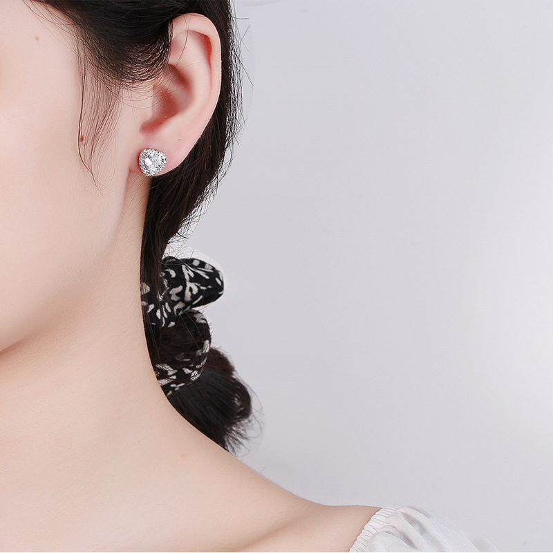 Boucles d'oreilles en forme de cœur en zircon AAA super flash pour femmes_voghion.com