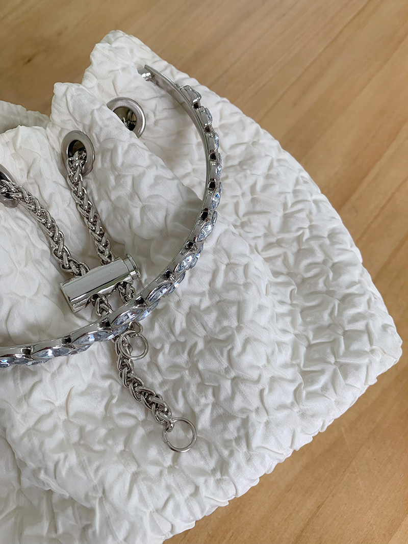 Koreanische Version der Schulter-Umhängetasche Kette, süße und modische 2024 neue Eimer Tasche, ins, Nische tragbare Trend_voghion.com