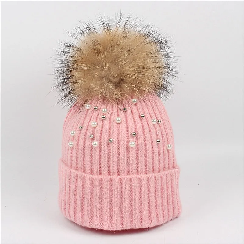 Dames gebreide muts met parels en kunstbont pompon wintermuts_voghion.com