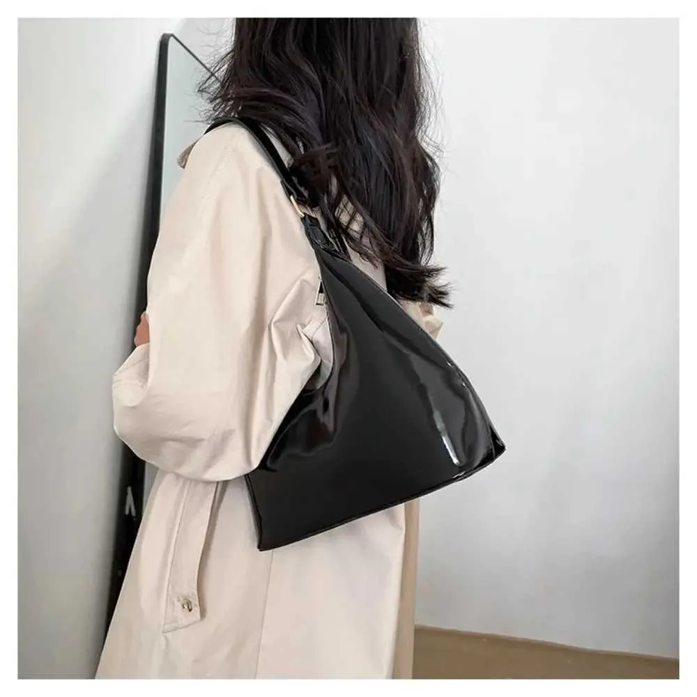 Glossy Shoulder Fashion PU Leather Solid Messenger Bag Purse WomenC241211_voghion.com