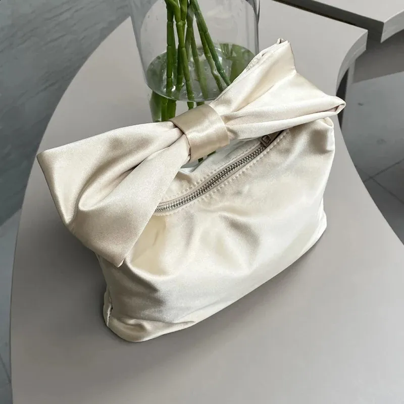 Borsa a mano donna con fiocco borsa a polso quadrata in raso_voghion.com