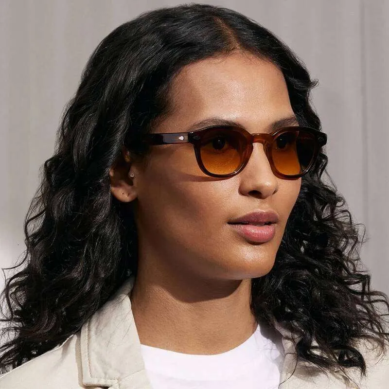 Occhiali da sole vintage in acetato di alta qualità per uomo e donna, con montatura nera tartarugata, del marchio Lemtosh._voghion.com