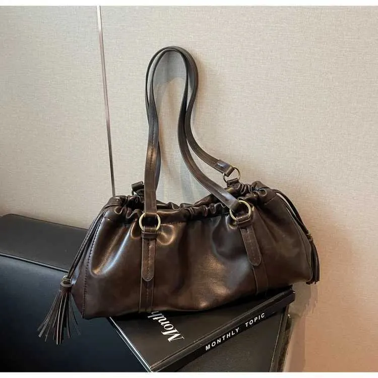 Damen PU Handtasche Solid Grouss Kapazitéit Soft Designer Casual Pendeltasche Ënneraarmtasche Damen Versatile SchëllertaschenC241212_voghion.com