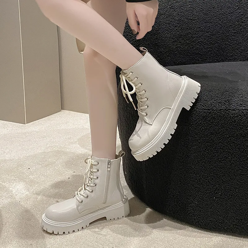 2024 Frete grátis novo estilo britânico pelúcia espessada moda sola grossa para botas femininas em branco e preto 35-42_voghion.com