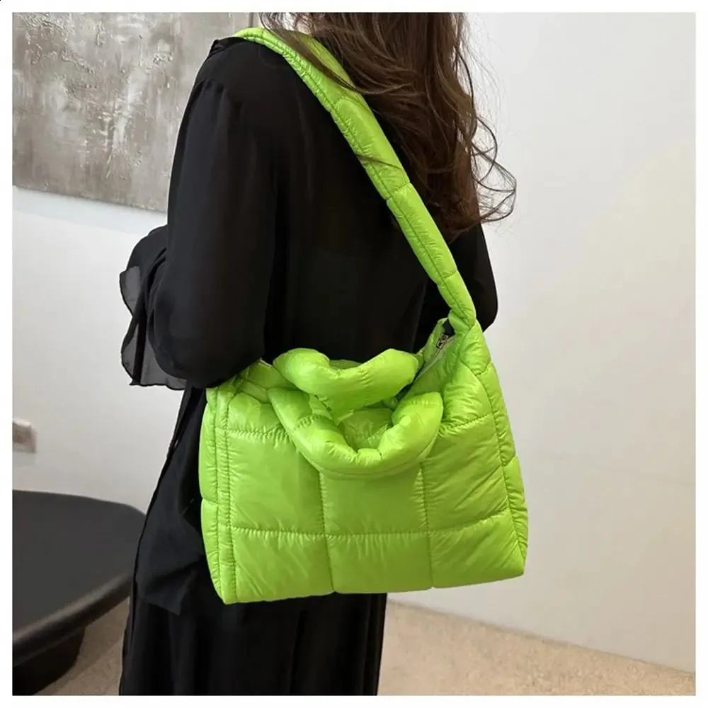 Puffy Quilted Shoulder Tote Bag Large Capacity Lightweight Cotton_voghion.com