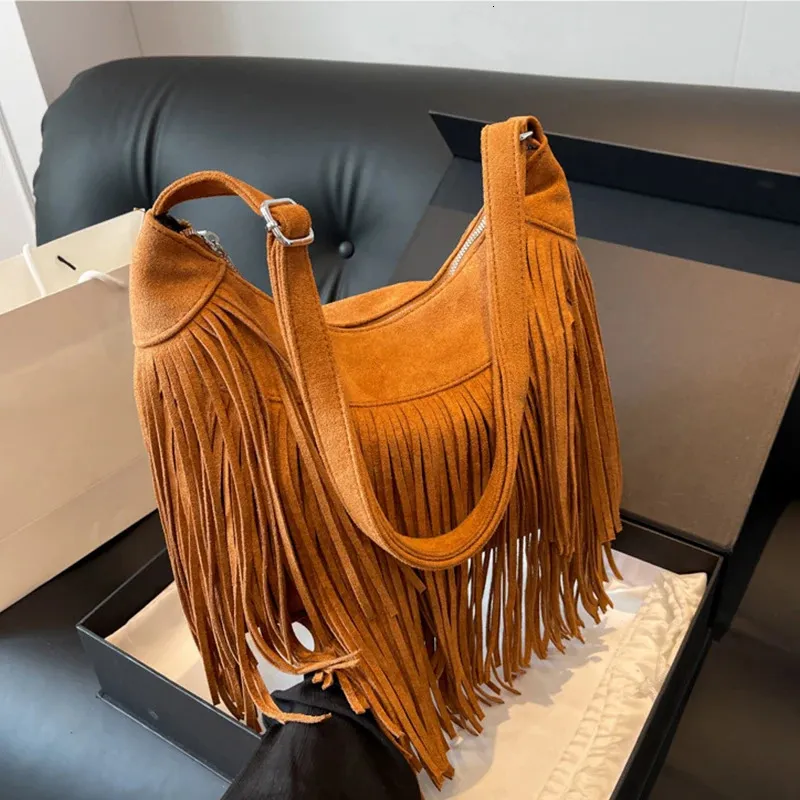 Borse a tracolla in pelle scamosciata con nappe e frange da donna 2024 Borsa a tracolla da donna alla moda Borsa a mano Tote Marrone Nero_voghion.com