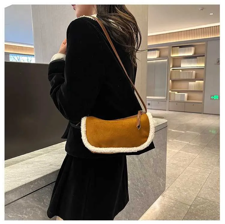 Women Retro Suede Crossbody Solid Patch Lamb Fleece Casual Shoulder Bags Female Commute All-match Messenger Pillow_voghion.com