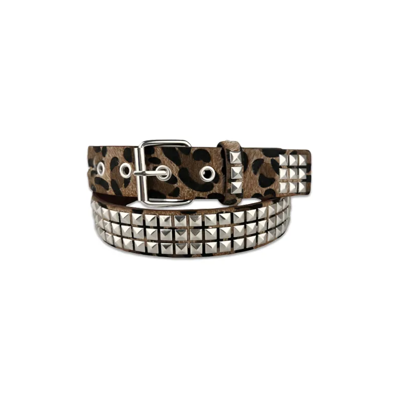 Refined Chic Buckle Accessory Featuring A Lustrous Finish_voghion.com