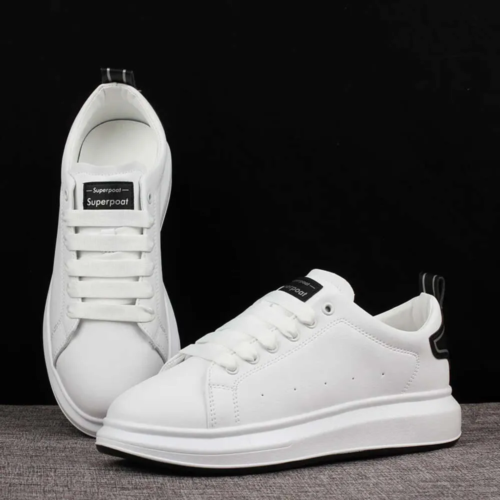 Scarpe da passeggio/tennis comode, casual e con suola spessa, da uomo e da donna, bianche e sportive_voghion.com