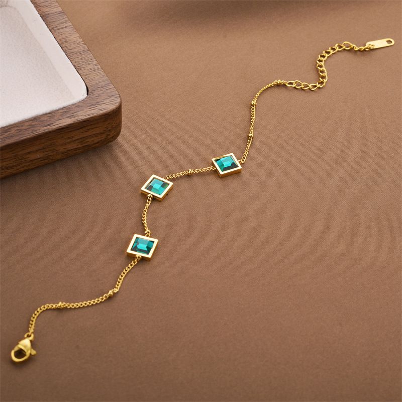 Heißer Selg Instagram-Trend, Nischendesign, Titanstahlarmband, goldenes Quadrat, smaragdgrüner Schmuck_voghion.com