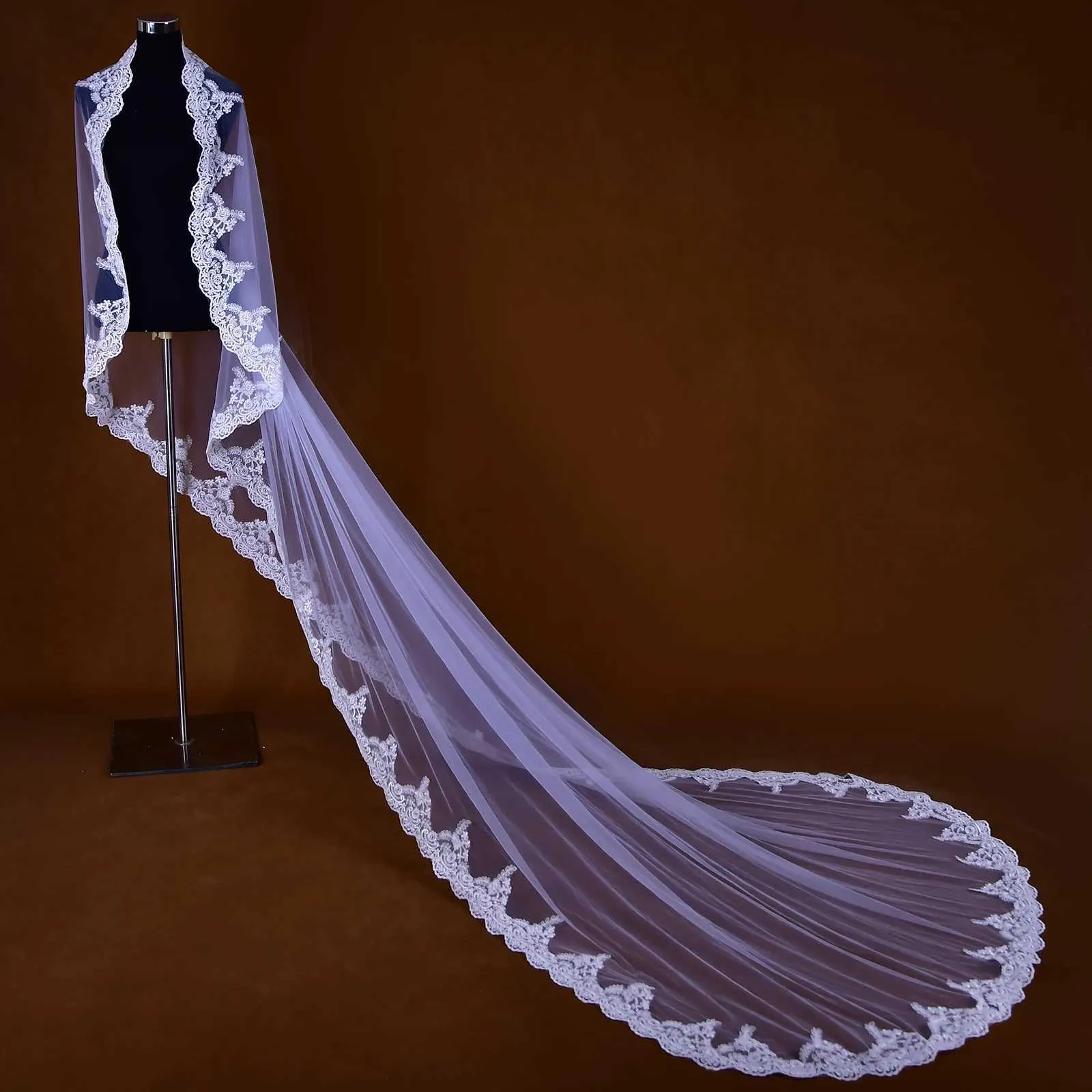 Gioielli per capelli MZA49 Velo da cattedrale lungo con applicazioni in pizzo e bordo in tulle morbido, accessori per abito da sposa_voghion.com