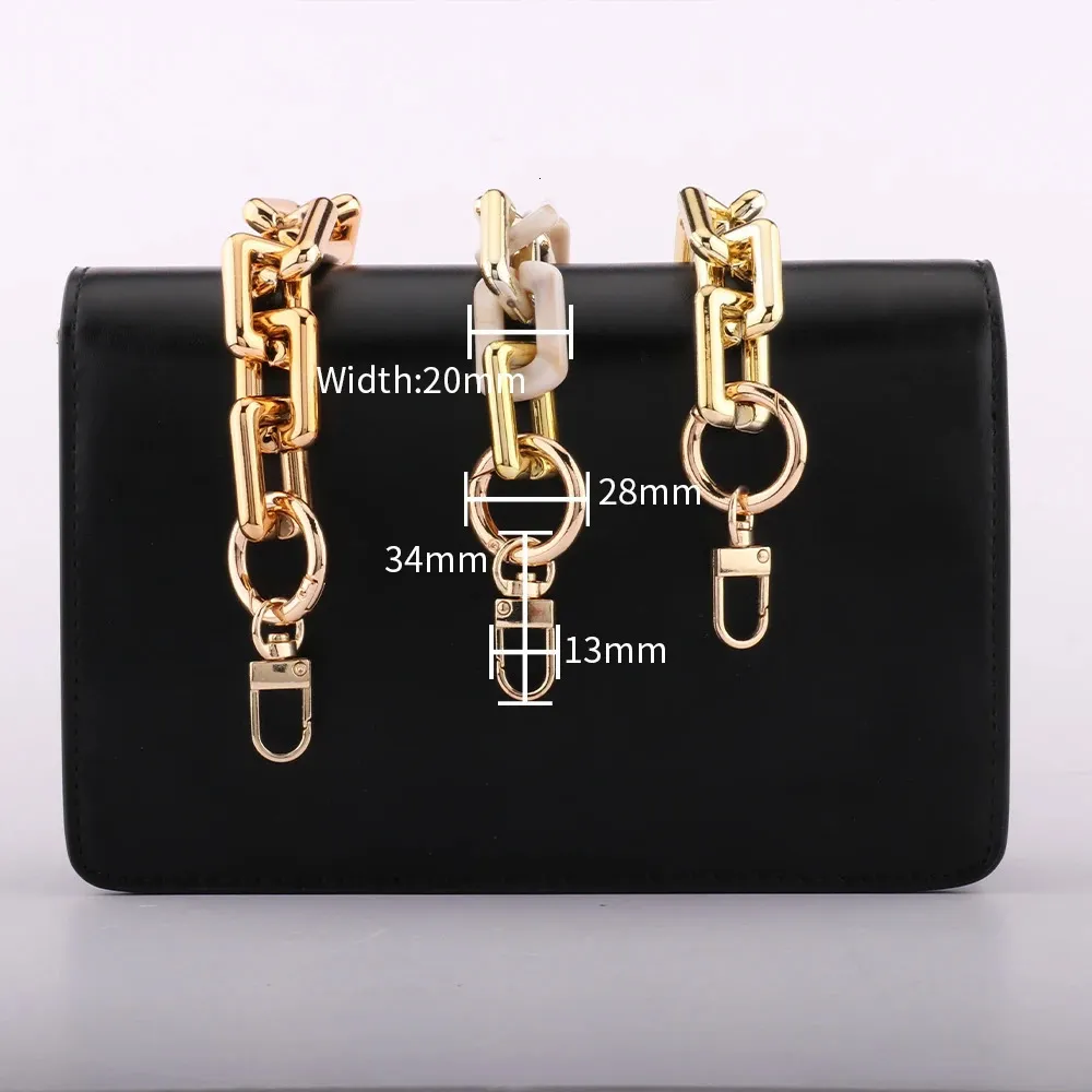 Borsa a tracolla trasformabile in resina acrilica con decorazione a catena spessa, tracolla in oro, accessori per borse 240809_voghion.com