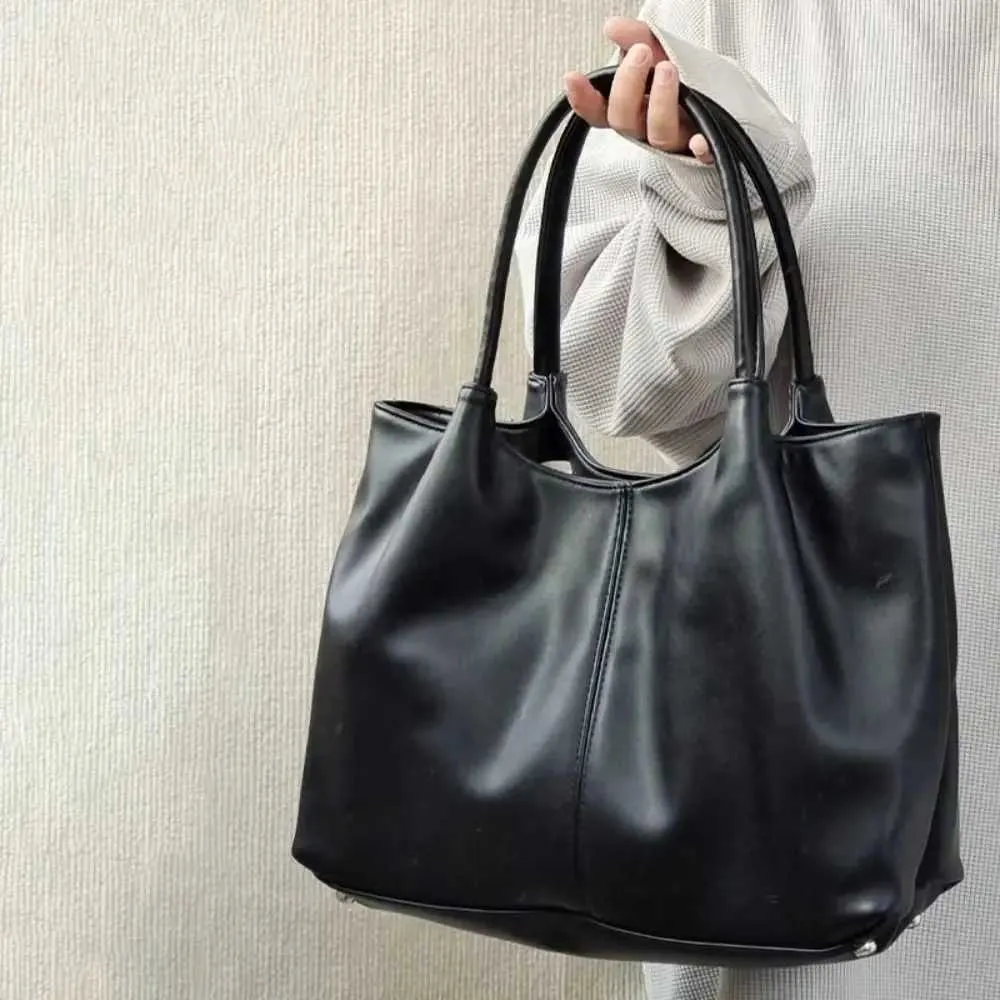 Grote schoudertas en shopper tas voor dames_voghion.com