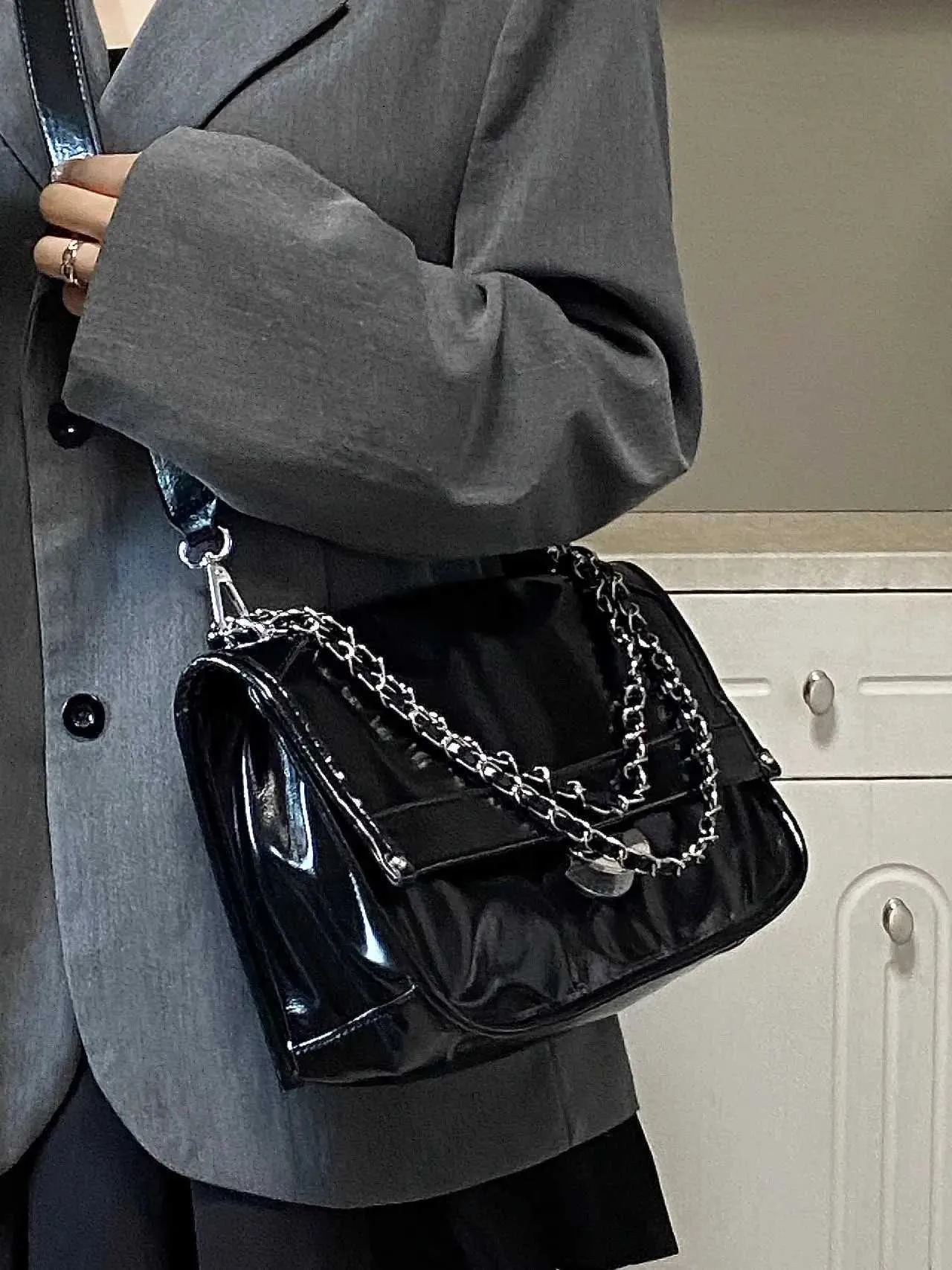 Black Patent Leather Crossbody Bag For Women Chain Shoulder Bag_voghion.com