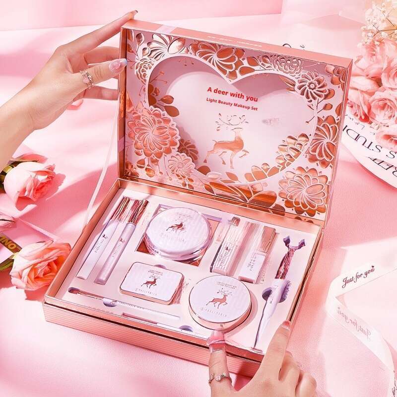 Zehnteiliges Beauty-Set. Valentinstagsgeschenke für Freundinnen: Lippenstift-Sets, Make-up-Sets_voghion.com