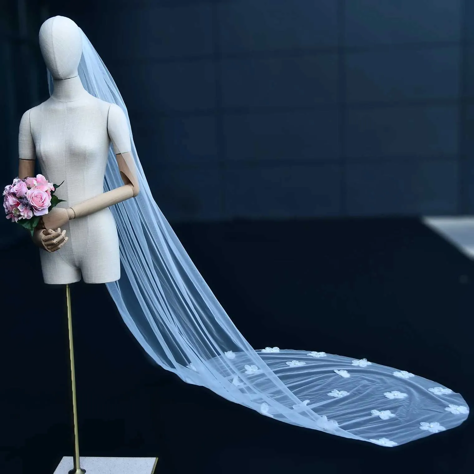 Hair Jewelry V202 Long Bridal Veils for a Fairy Tale Look Romantic Cathedral Length Veil with 3D Flower Beads Wedding_voghion.com