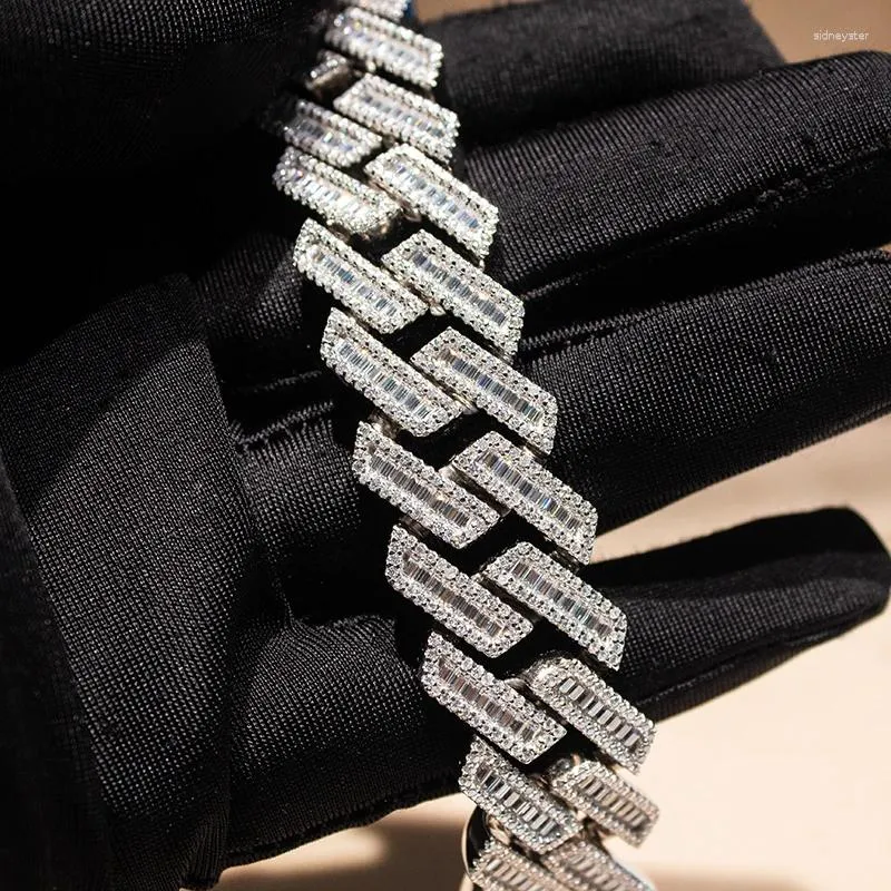 Bracciale cuban link in moissanite iced out per uomo in argento_voghion.com