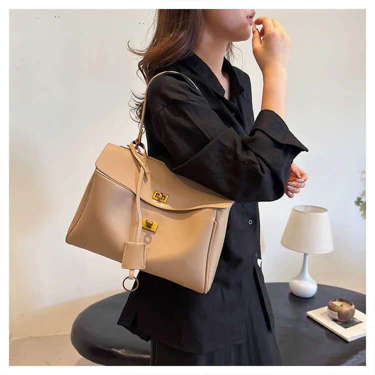 Enkel håndtaske til kvinder i PU-læder med stort håndtag og crossbody-taske til daglig indkøbspose til damer_voghion.com