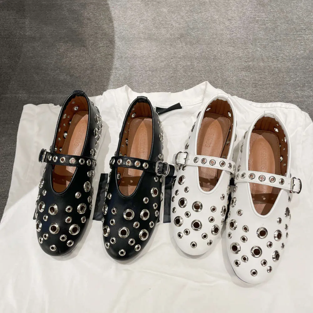 Version en cuir de vachette ~ nouveau design de niche Mary Jane à fond plat avec cuir véritable, rivets métalliques, ballerine simple évidée_voghion.com