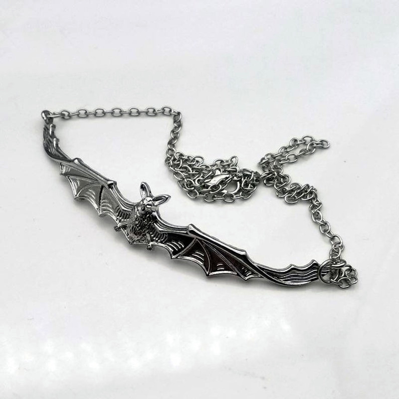 Colliers Mode Gothique Noir Grand Collier Aile Ouverte Chauve-Souris Volante_voghion.com