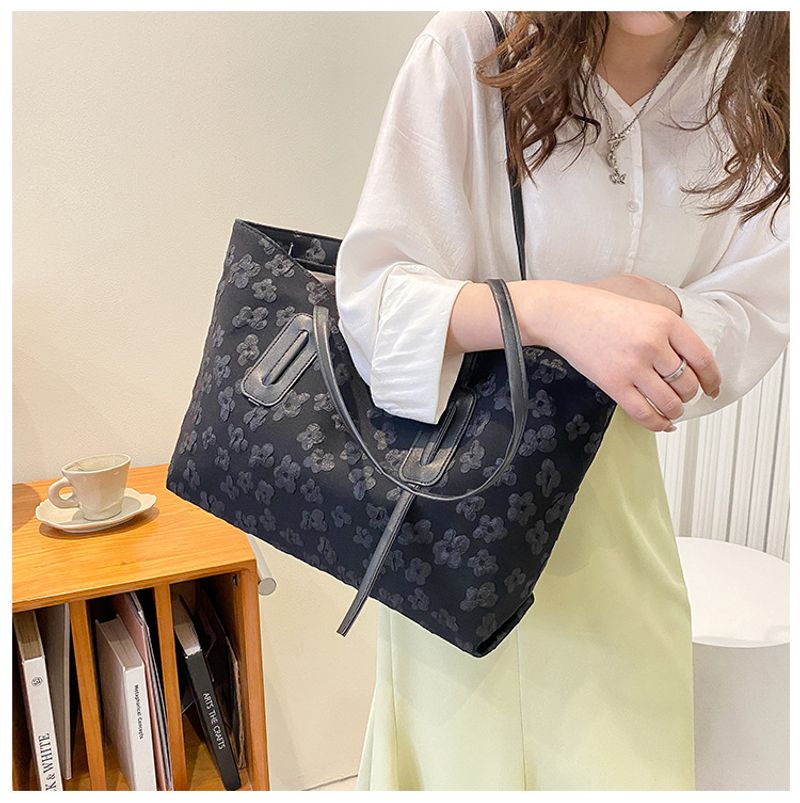 Tasche für Damen mit großem Fassungsvermögen 2022 Neue College-Studentenklasse Schulternische High-End-Einkaufstasche,_voghion.com