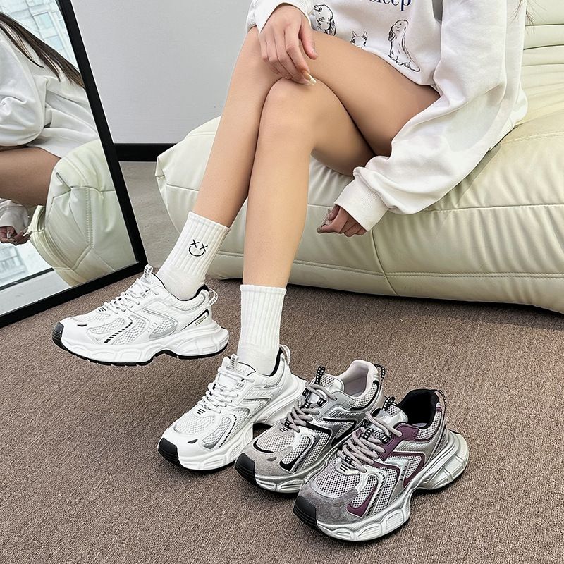 Papà per le donne nella primavera del 2024, suole spesse versatili, famose su Internet, super popolari, piedi in mostra,_voghion.com