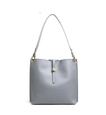 Solid Color Large Capacity Bag Light Design Leather Women One Shoulder Handbag_voghion.com