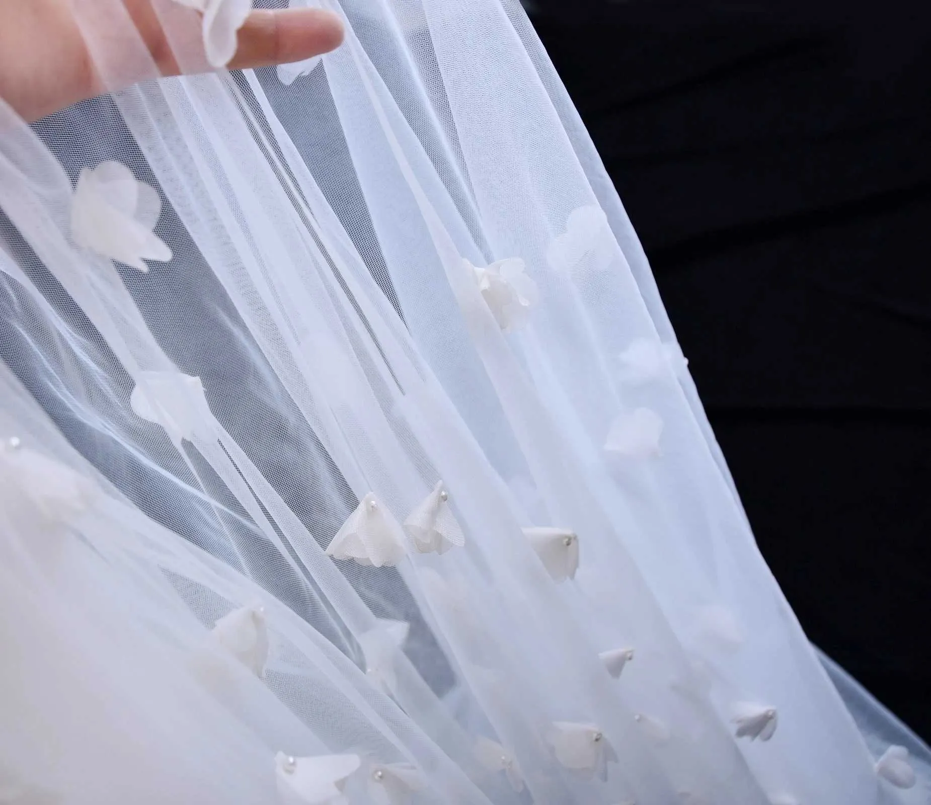 Hair Jewelry Long Cathedral Bridal 3D Flowers 1 Layer Soft Veil With Comb Wedding Accessories For Bride V20_voghion.com