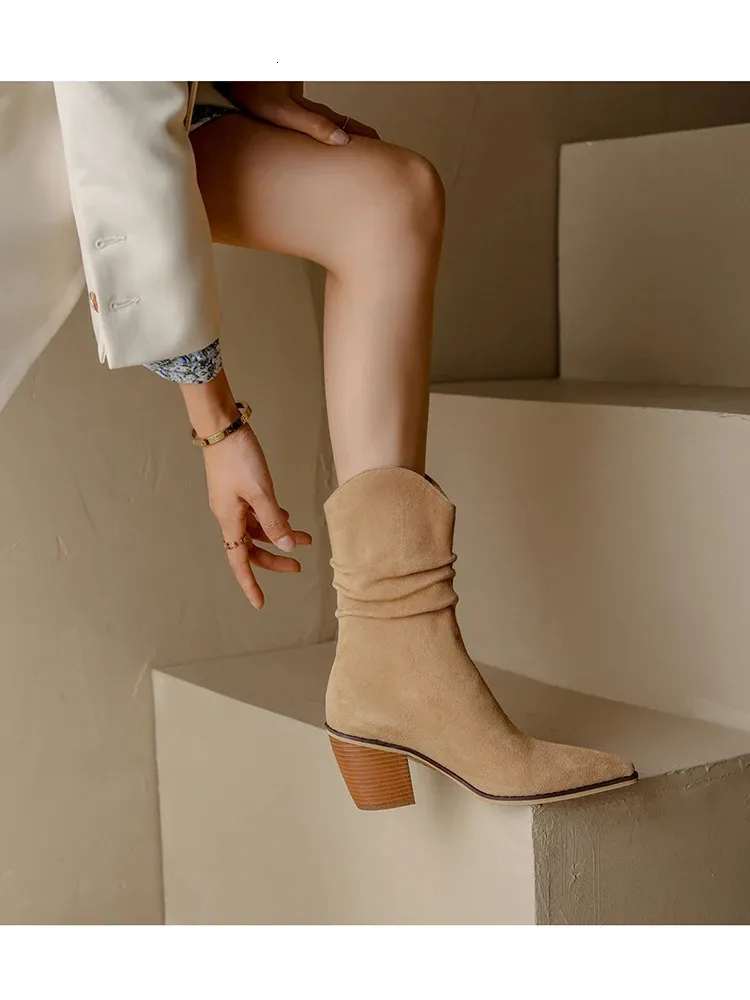 Women's Pleated Pointy Toe Slip-on Short Boots In Black And Camel_voghion.com