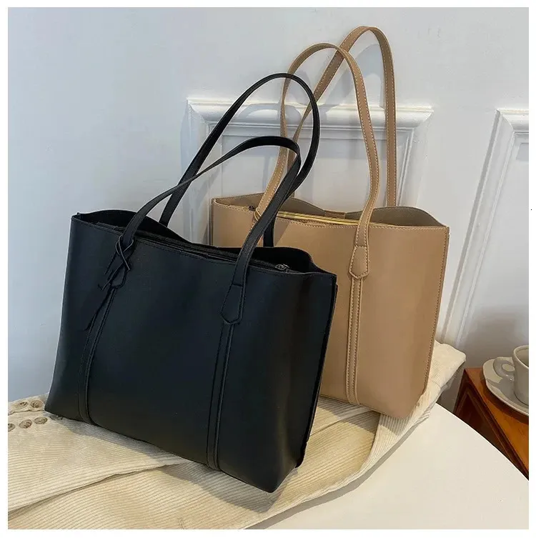 1PC black minimalist large capacity soft leather tote casual versatile shoulder bag 240822_voghion.com