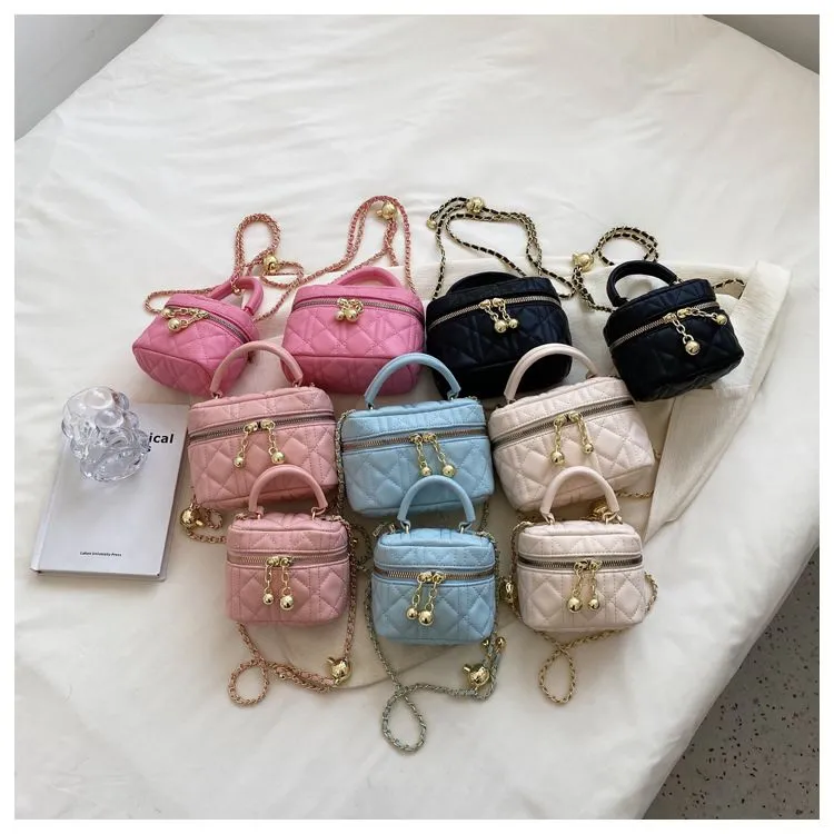 Borse firmate da donna in saldo - Borsa a tracolla con patta quadrata e tracolla a catena, modello Dia Grid_voghion.com