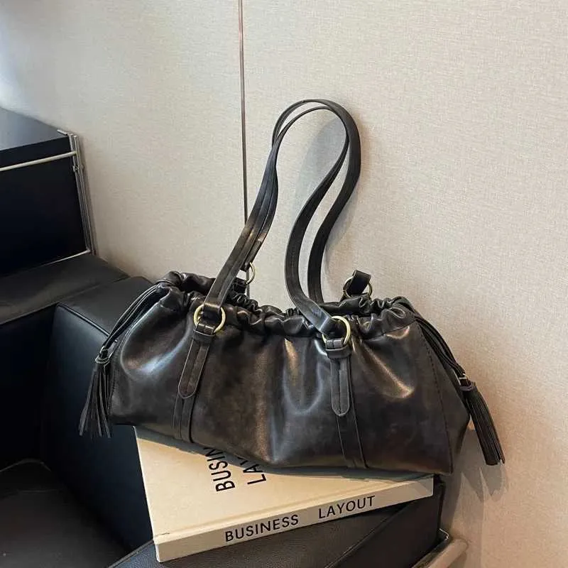 Damen PU Handtasche Solid Grouss Kapazitéit Soft Designer Casual Pendeltasche Ënneraarmtasche Damen Versatile SchëllertaschenC241212_voghion.com