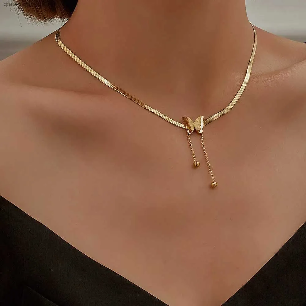 Colliers pendentifs rétro papillon doré en acier inoxydable avec chaîne serpent et breloque tendance pour femmes_voghion.com