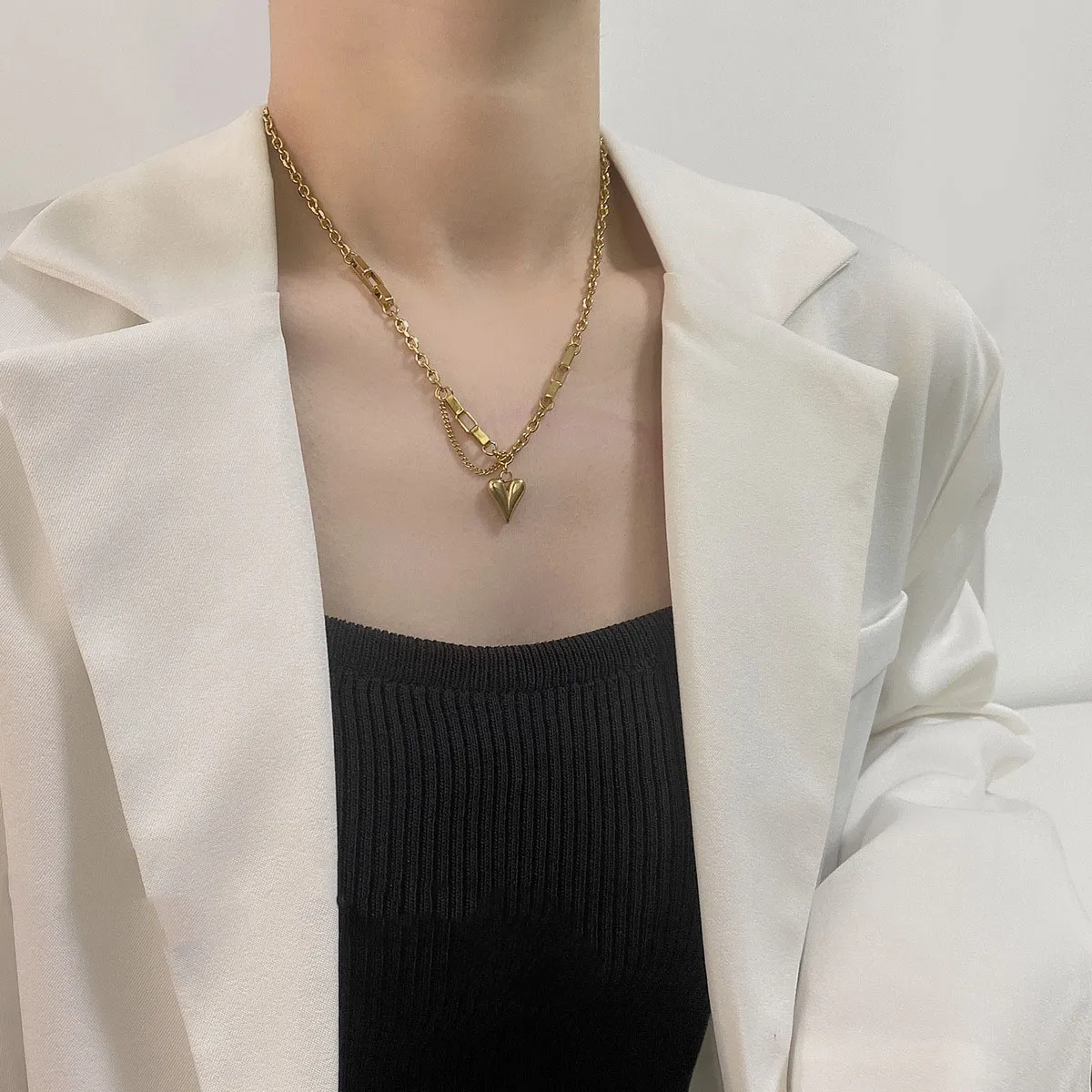 Colliers pendentifs Origin Summer Fashion Gold Color Love Heart Collier chaîne épaisse asymétrique pour femmes en acier inoxydable_voghion.com