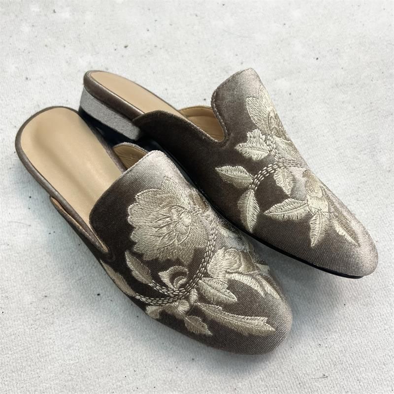 Nieuwe Chinese stijl 2024 nieuw product geborduurde wer half lipper modieuze ronde neus platte bodem andal dames_voghion.com