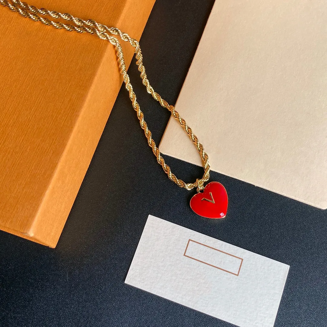 Designer Necklace Fashion Jewelry Charm Women Party High Quality Gift Love Heart Pendant Necklaces_voghion.com