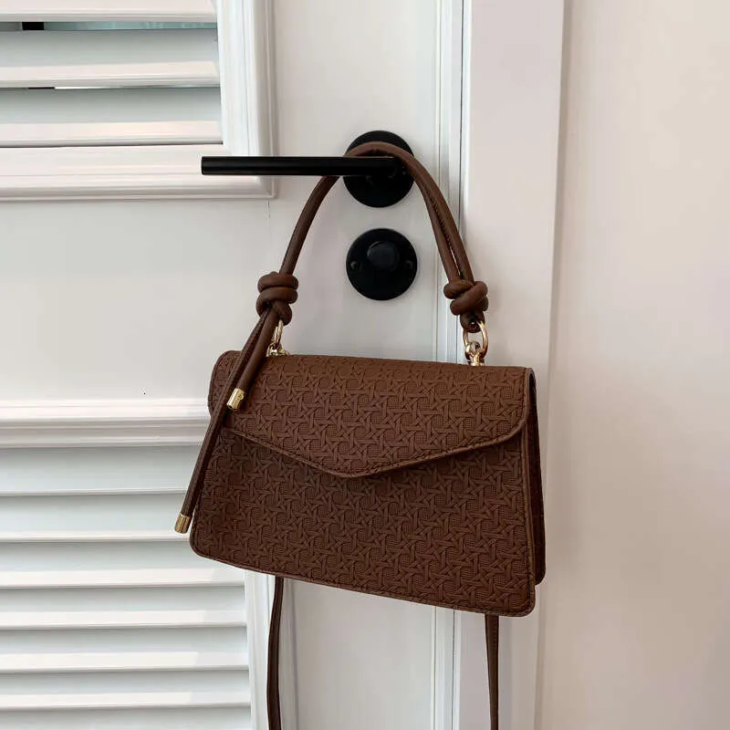 Crossbody Shoulder Handbag With Diamond Lattice Quilted Pattern_voghion.com