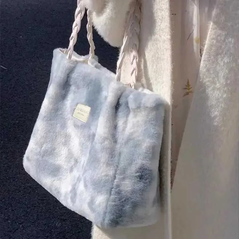 1pc large-capacity Fur Female Simple Commuter Shoulder Bag Niche Versatile PlushC241031_voghion.com