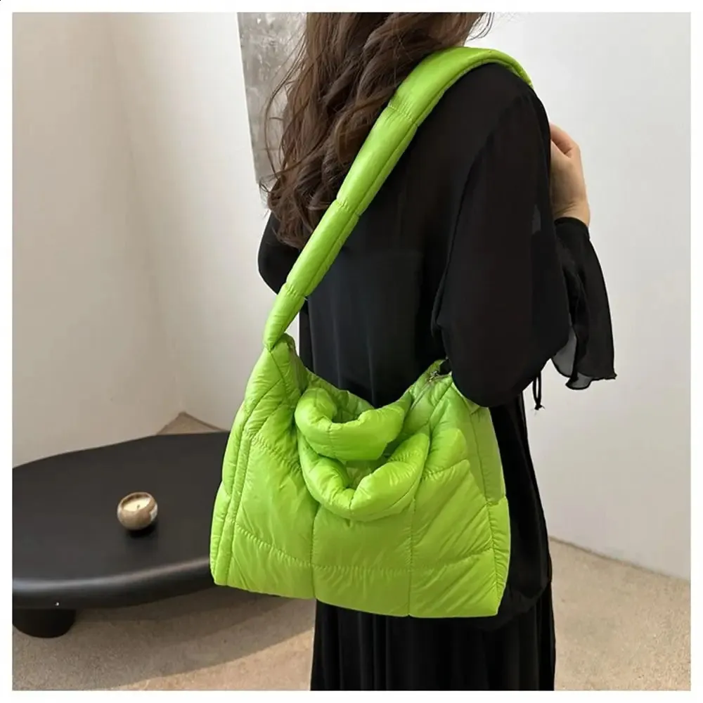 Puffy Quilted Shoulder Tote Bag Large Capacity Lightweight Cotton_voghion.com