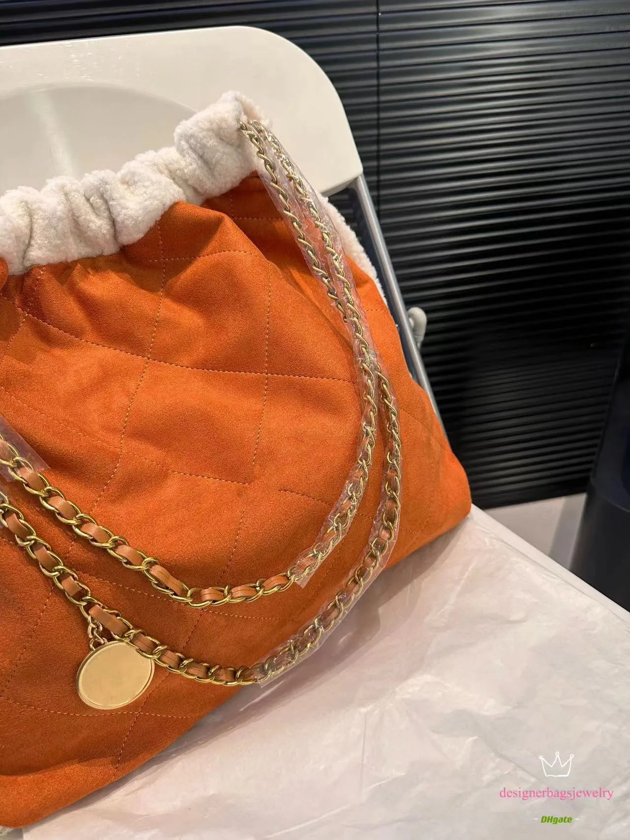 Shearling Tote Bag: Cozy Winter Handbag, Shoulder Bag With Gold Hardware, Lightweight Bucket Crossbody Purse_voghion.com