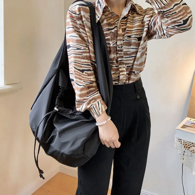 Große Kapazität Nylon Schulter weibliche Reise leichte Tote Casual Solide Farbe Crossbody Designer Hobo Bag Geldbörse_voghion.com
