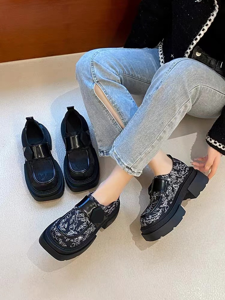 China-Chic Style Velcro Lefu Damesko 2024 Forårsnye Print Runde Hoveder Små Lædersko med Tykk Hæl og Blød Sål_voghion.com