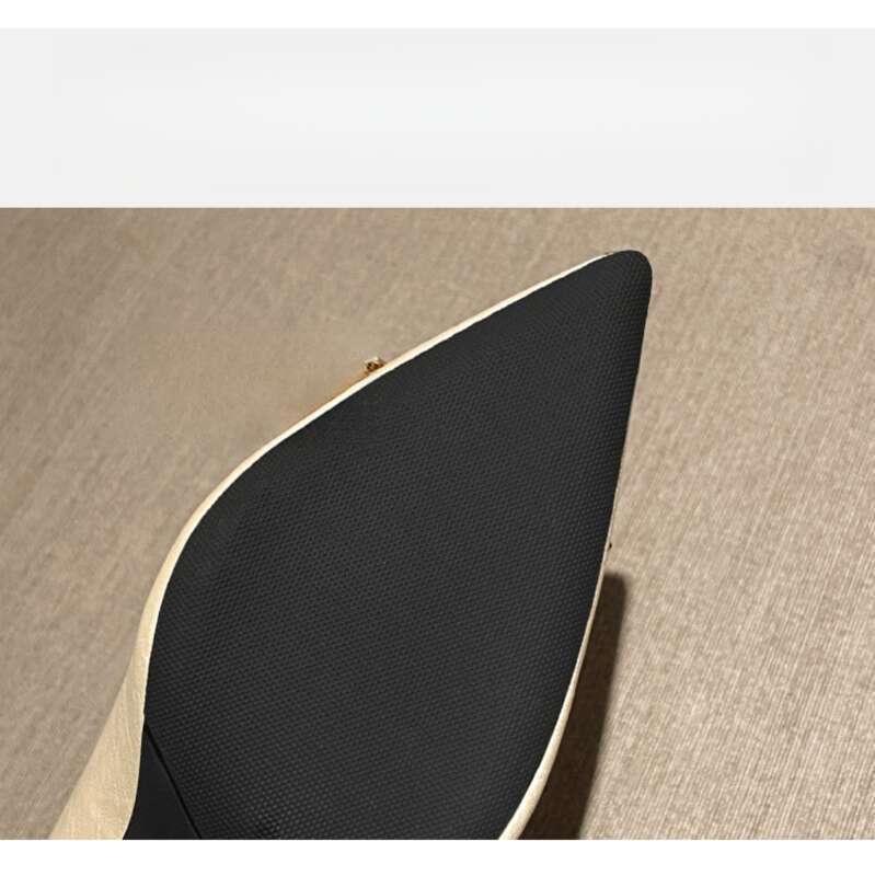 Zapatos puntiagudos sencillos 2025 Nuevo temperamento Hebilla de metal Zapatos de hada para mujer_voghion.com