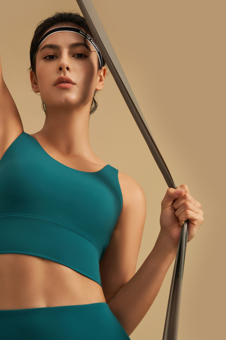 Lycra Yoga Deep V Backless European And American Style Sports Bra Fitness High Neck Vest With Chest Pads For Women_voghion.com