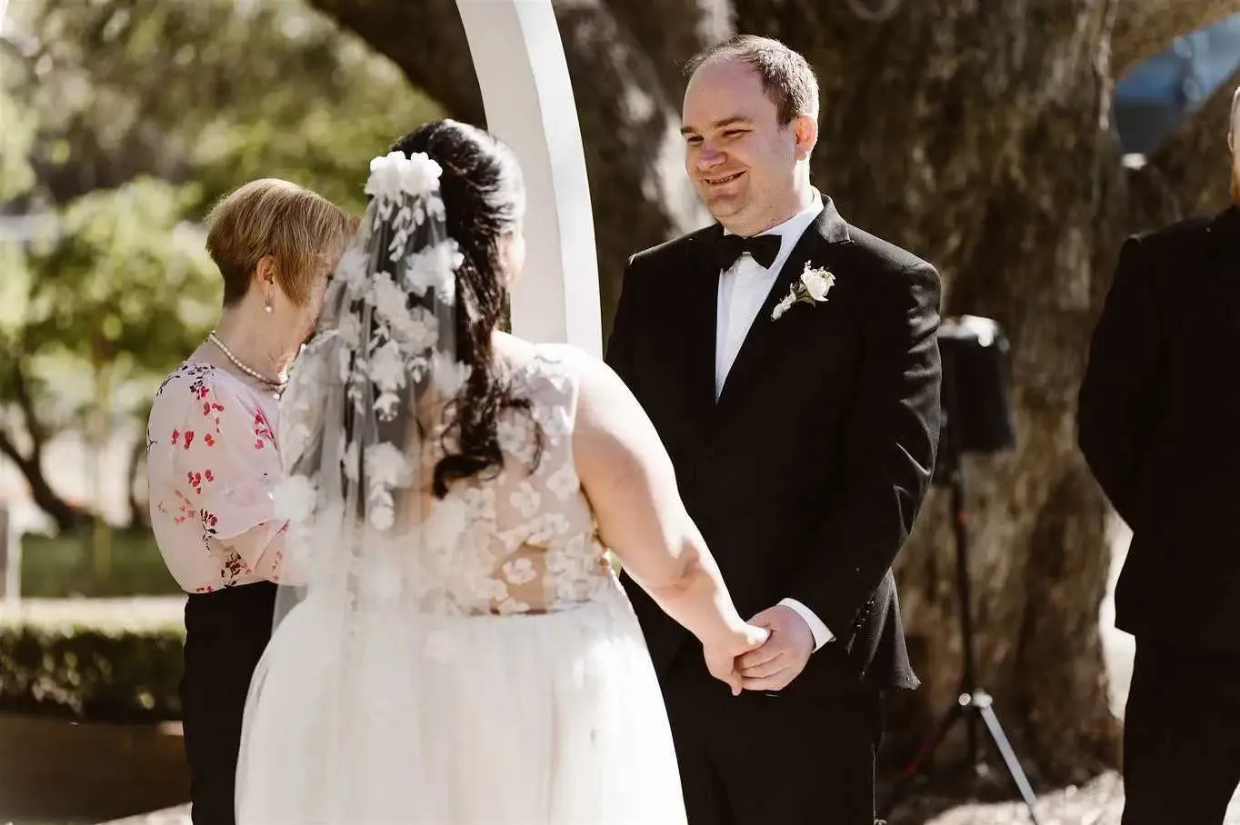 Hair Jewelry Elegance 3D Flowers Bridal Veil 1 Meters Short Veu Wedding Dresses Accessories with Organza Flower Voile_voghion.com