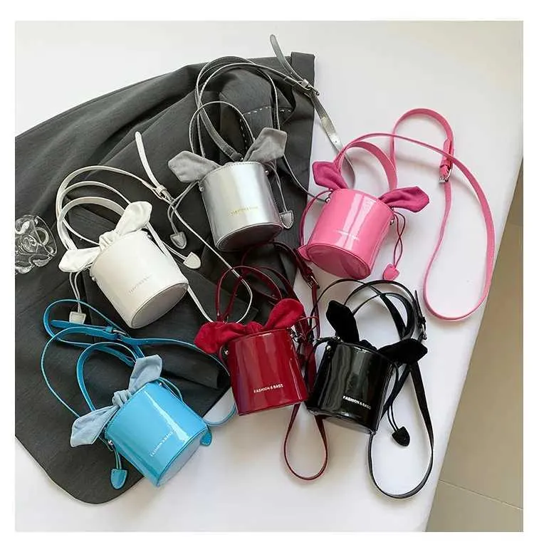 Mini Exquisite Weinrot Hochglanzlack Oberfläche Umhängetasche 2024 Neue Schleife Drstring Unterarm Taschen High Street Lippenstift_voghion.com